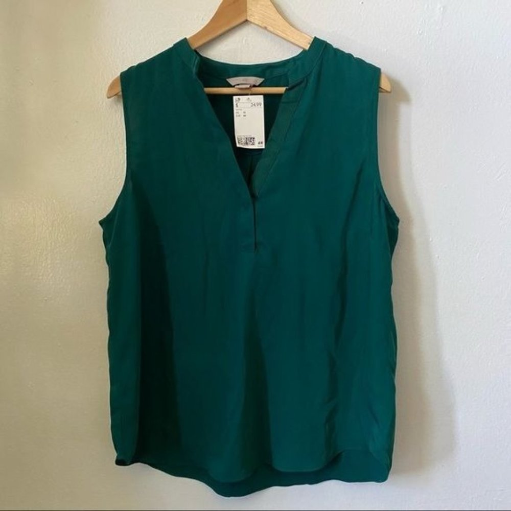 NWT H&M Sz 12 Green Sleeveless V-neck Front Button Blouse